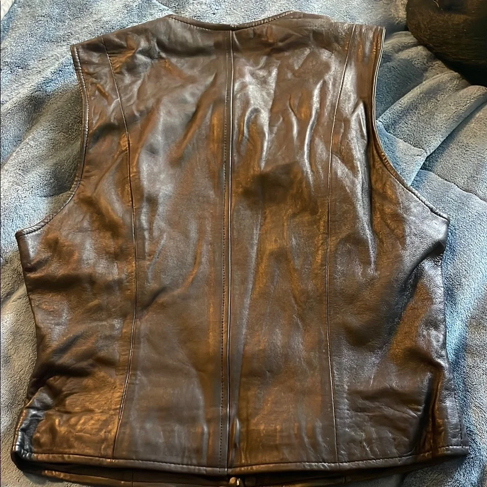 Sleek Black Leather Vest NWOT - Picture 3 of 6